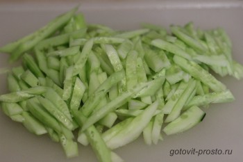 как сделать салат с зеленым горошком консервированным 
